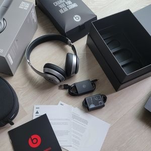 BEATS SOLO 2 WIRELESS HEADPHONES